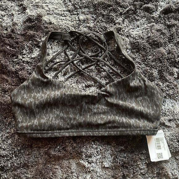 NWT✨ Lululemon Free To Be - Wild Sports Bra Strappy - size 8 - Picture 3 of 7